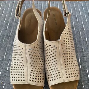 Rockport Women's Tan Cutout Sandals 9